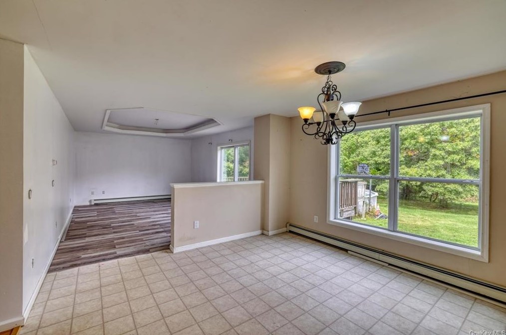 19 Jansen Ct, Walden NY  12586-3050 exterior