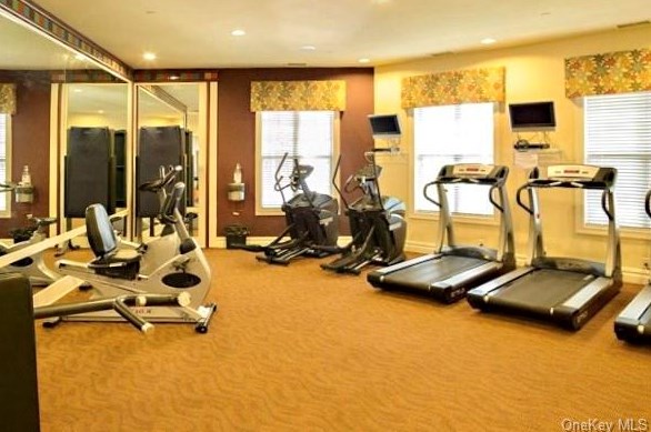 46 Bayberry St, East Fishkill NY 12533-4333 exterior