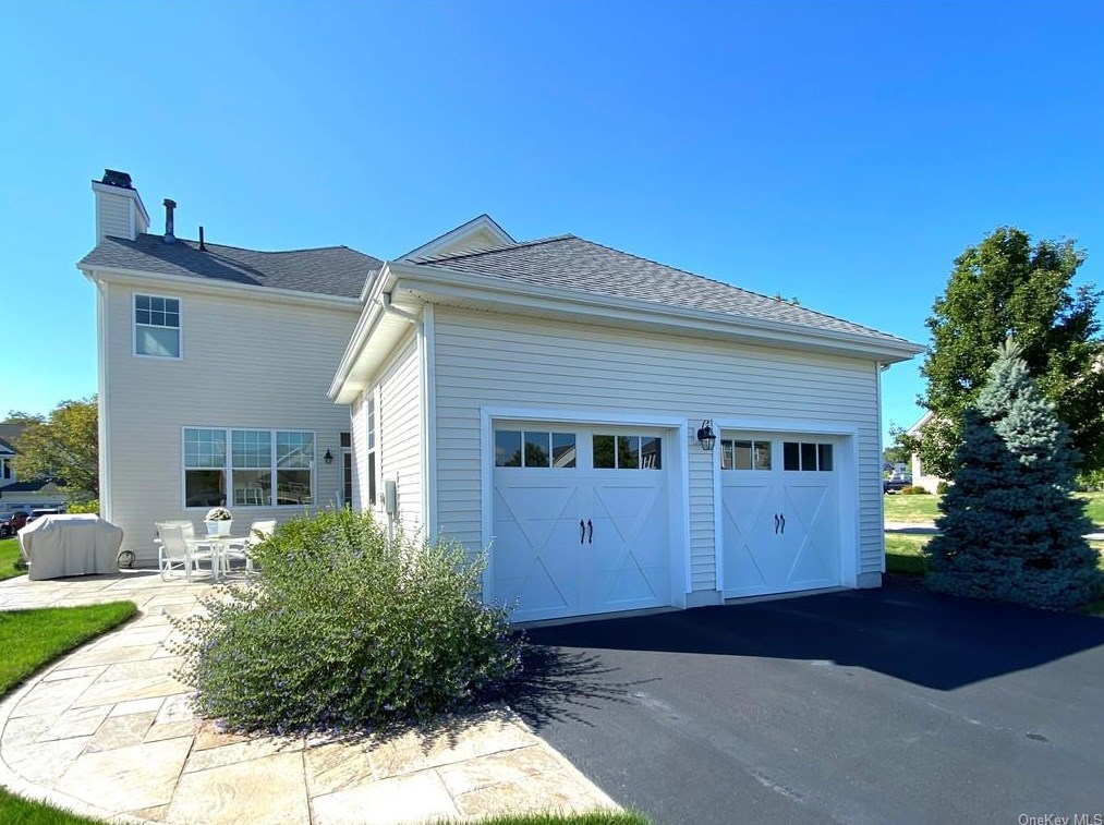 46 Bayberry St, East Fishkill NY 12533-4333 exterior