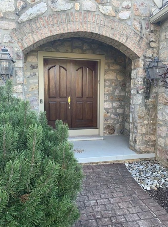 3040 Fairfield Dr, Allentown PA  18103-5542 exterior