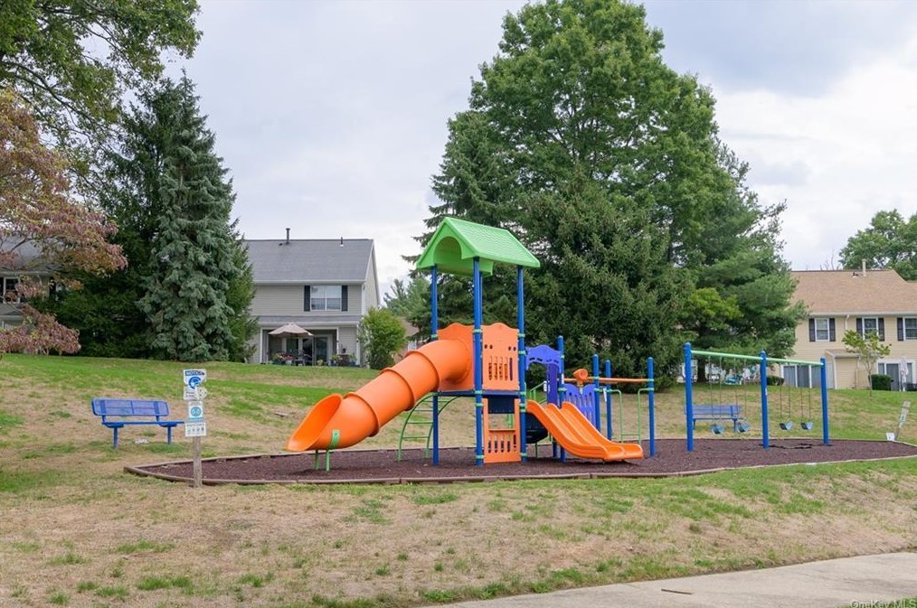 49 Winchester Ave, Peekskill NY 10566-6804 exterior