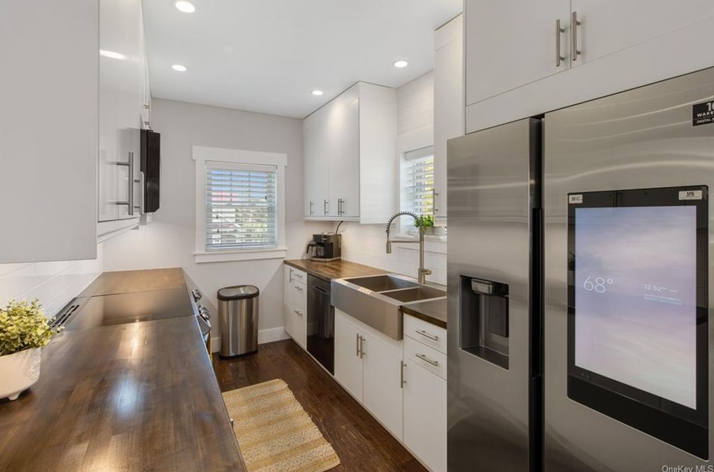 1300 Hudson Ave, Peekskill NY 10566-3302 exterior