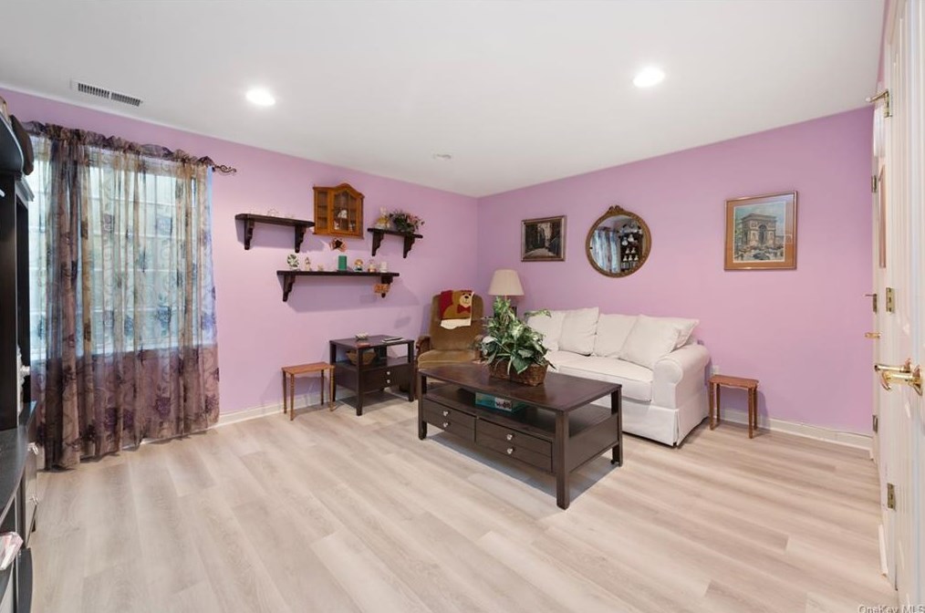 120 Underhill Ln, Peekskill NY  10566-6927 exterior