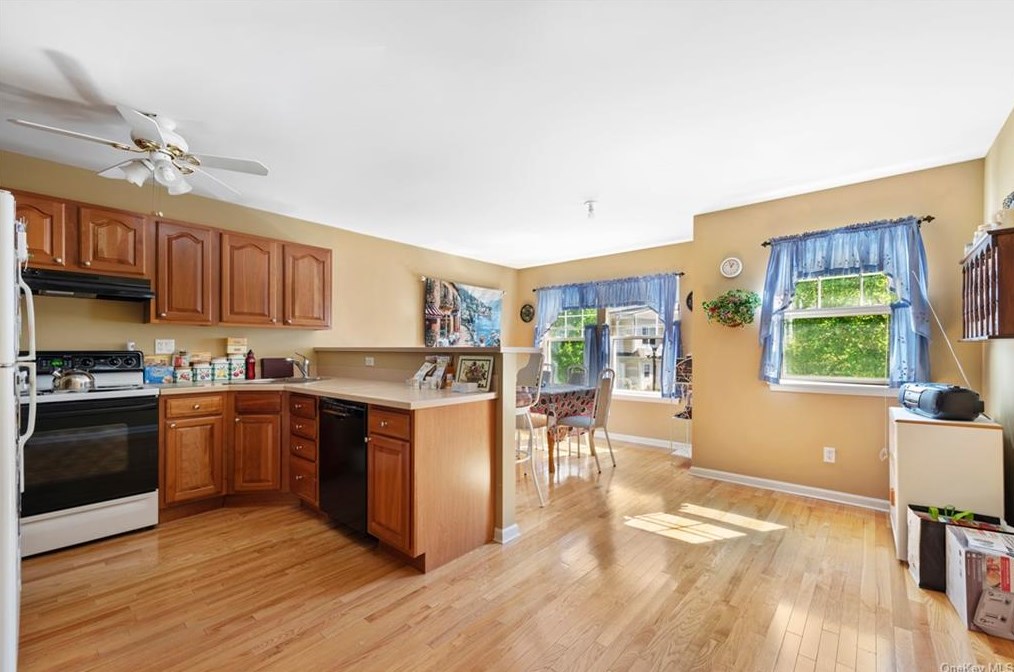 120 Underhill Ln, Peekskill NY  10566-6927 exterior