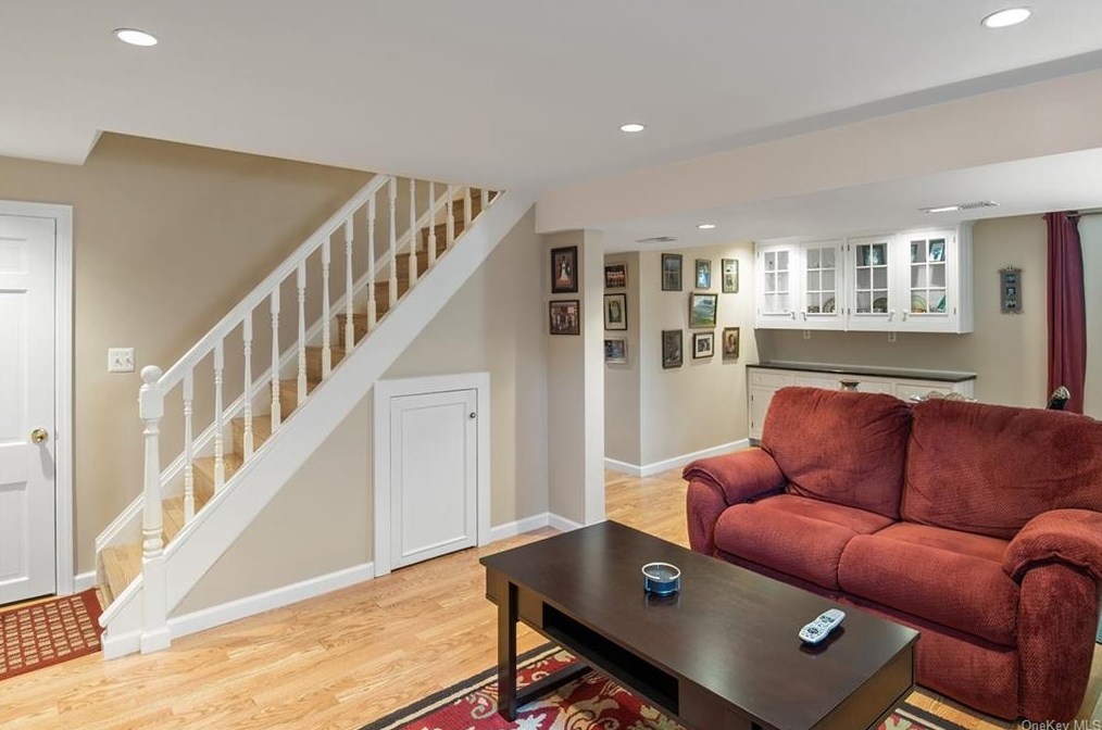 100 Westerly St, Yonkers NY 10704-1940 exterior