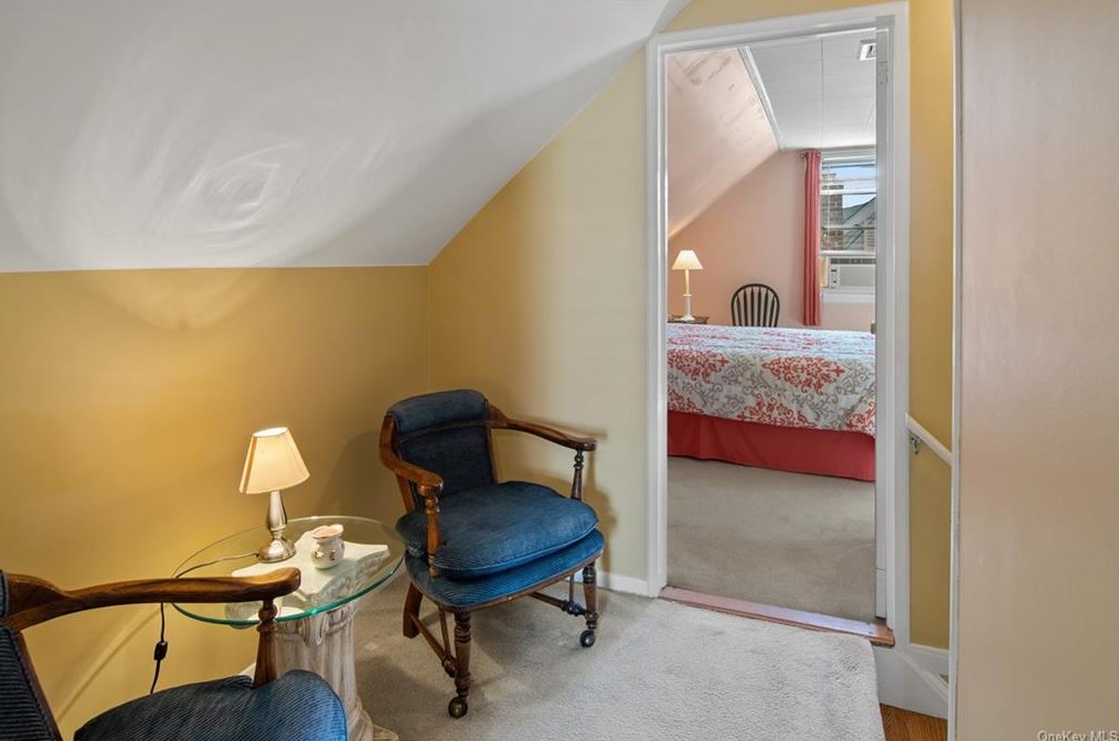 100 Westerly St, Yonkers NY 10704-1940 exterior