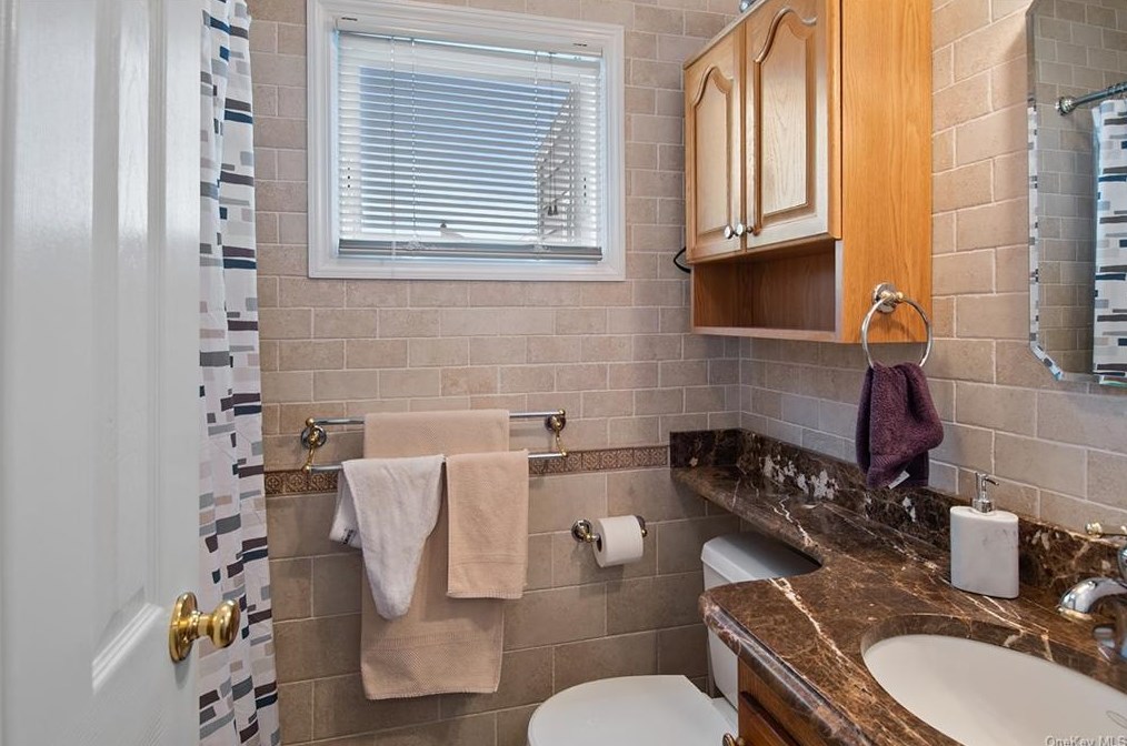 100 Westerly St, Yonkers NY 10704-1940 exterior