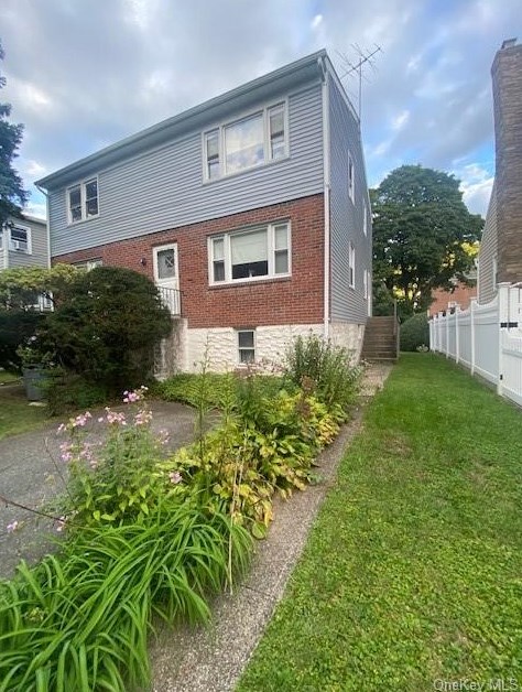 124 Harrison Ave, Yonkers NY 10705-2607 exterior
