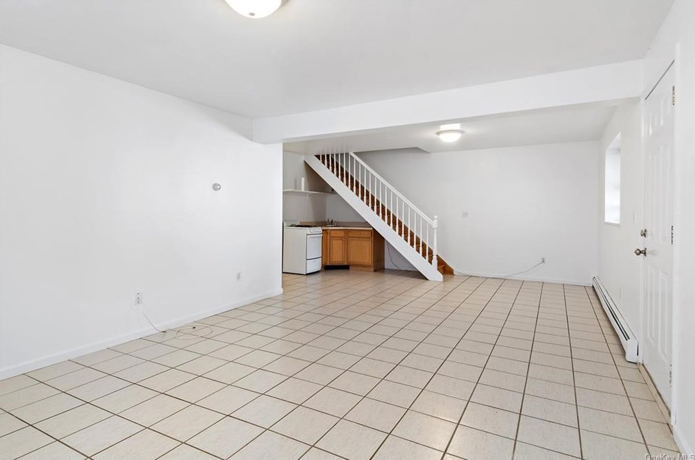 10 Colin St, Yonkers NY 10701-5511 exterior