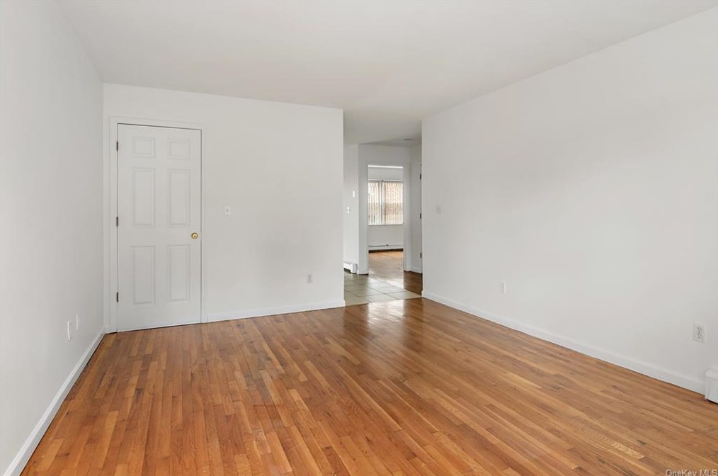 10 Colin St, Yonkers NY 10701-5511 exterior