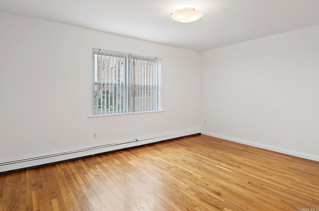 10 Colin St, Yonkers NY 10701-5511 exterior