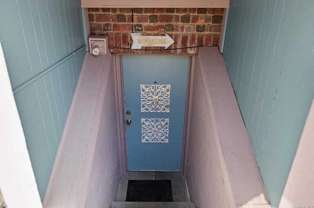 1 Vine St, Beacon NY  12508-3214 exterior