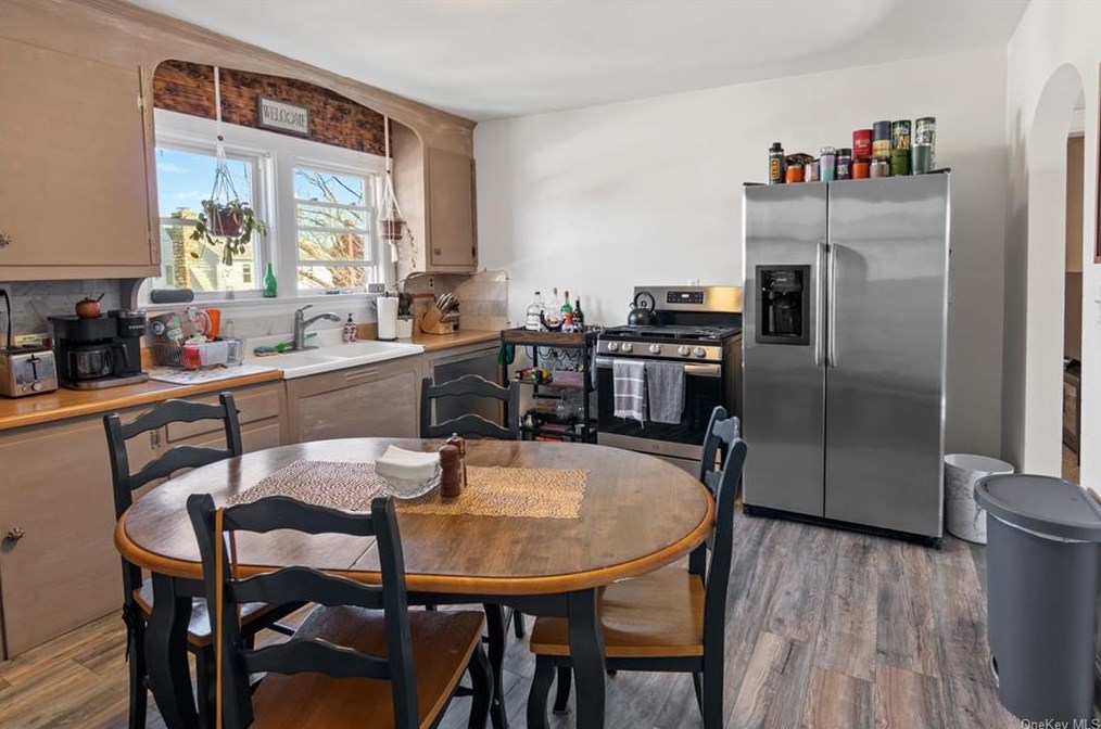 1 Vine St, Beacon NY  12508-3214 exterior