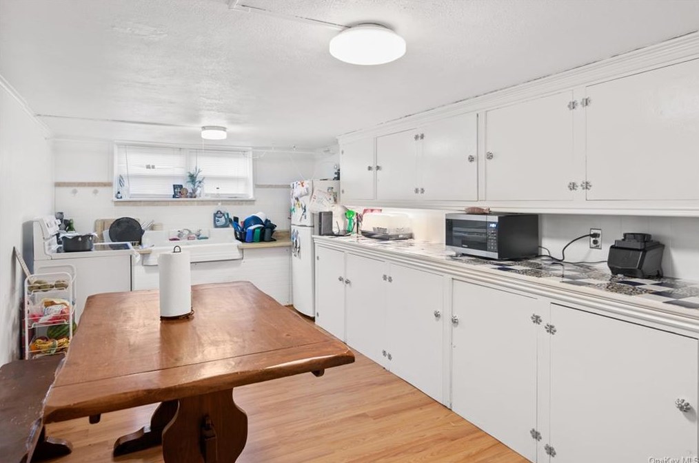 1 Vine St, Beacon NY  12508-3214 exterior