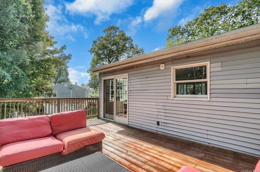 13 Maple Ln, Monroe NY 10950-1024 exterior