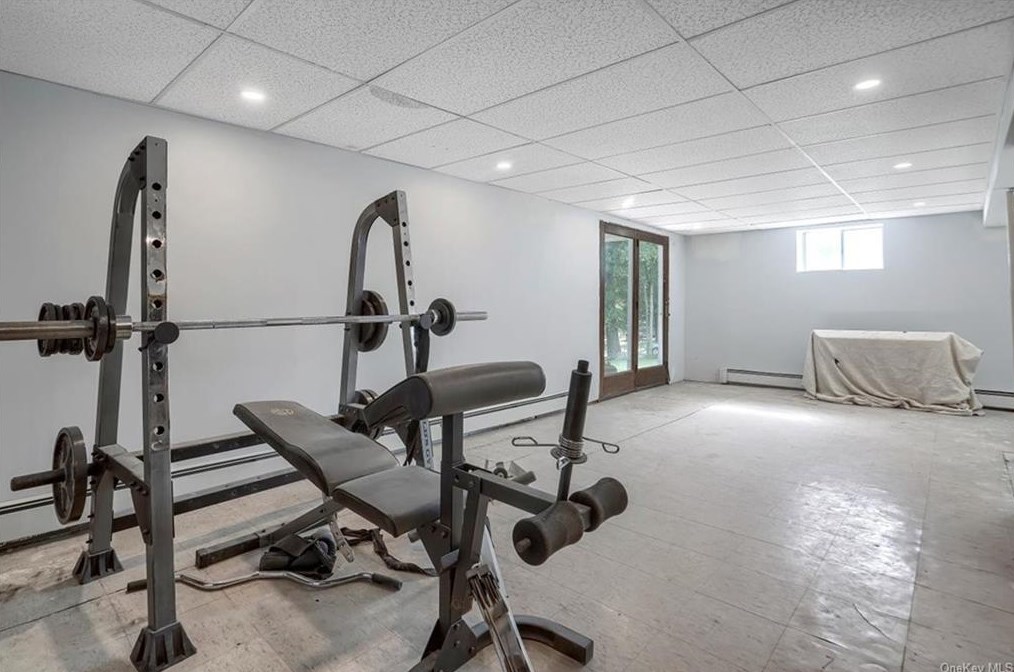 13 Maple Ln, Monroe NY 10950-1024 exterior