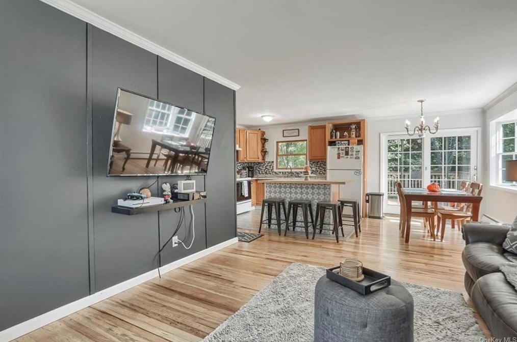 13 Maple Ln, Monroe NY 10950-1024 exterior