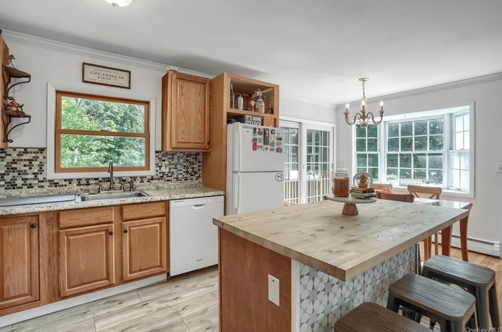 13 Maple Ln, Monroe NY 10950-1024 exterior