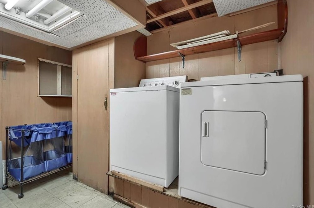 13 Maple Ln, Monroe NY 10950-1024 exterior