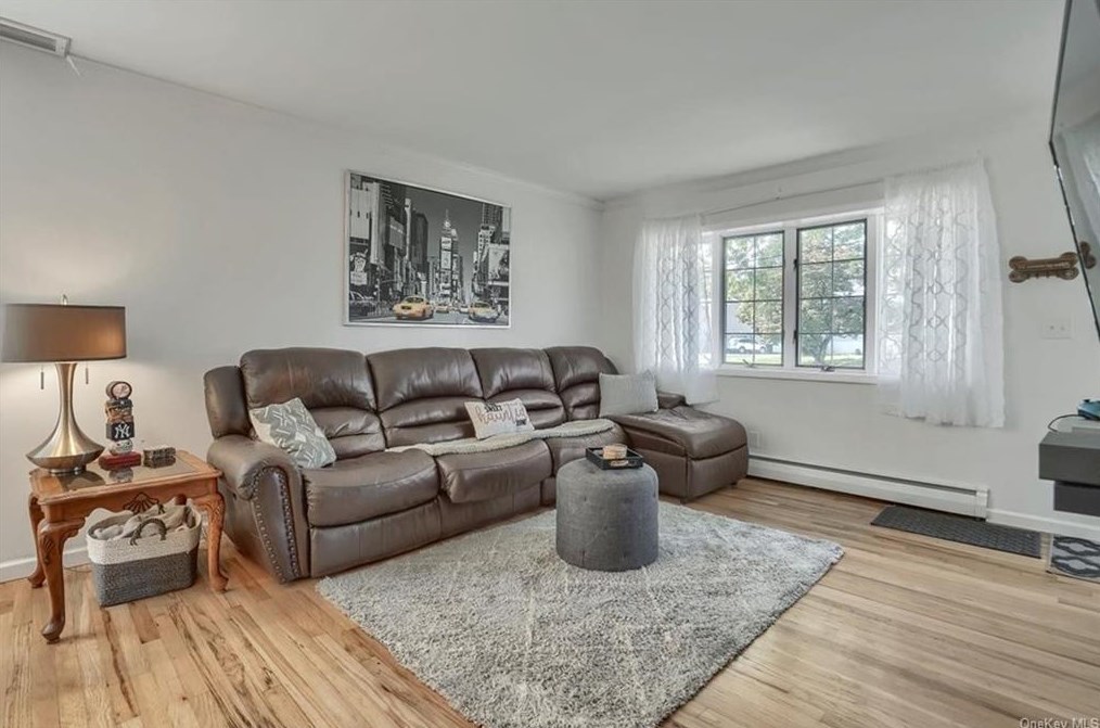 13 Maple Ln, Monroe NY 10950-1024 exterior