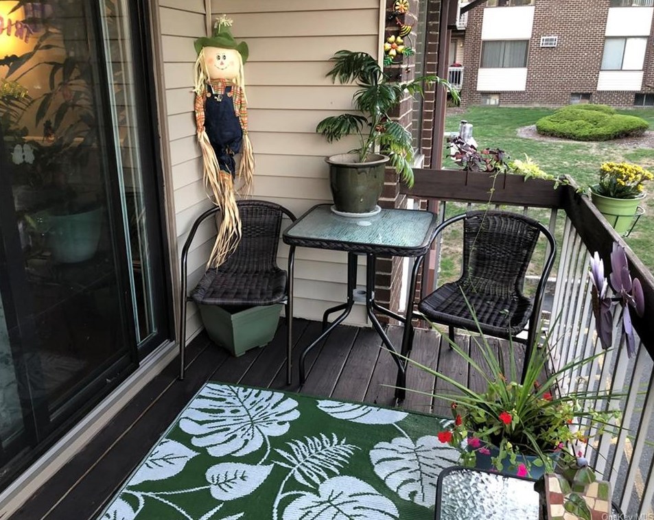 380 Country Club Ln, Mount Ivy NY  10970-2545 exterior