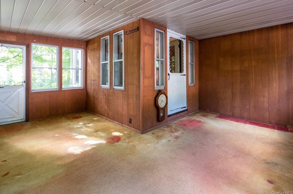 1800 Seabury Pl, Peekskill NY  exterior