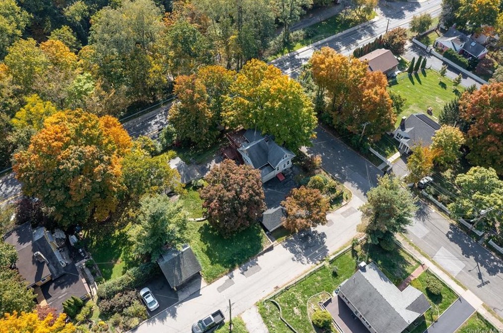 1800 Seabury Pl, Peekskill NY  exterior