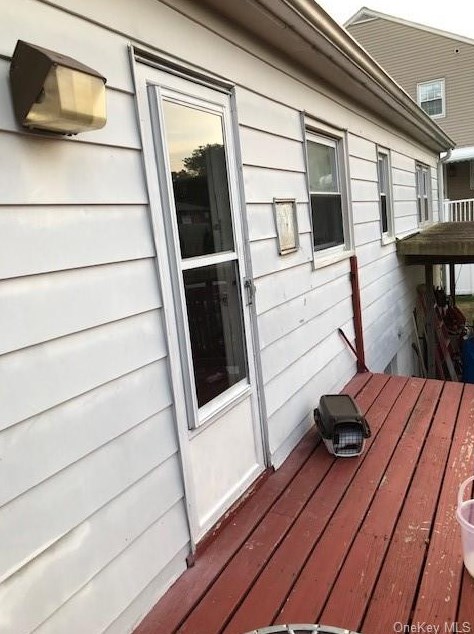 21 Canfield Ave, Yonkers NY 10710-1907 exterior