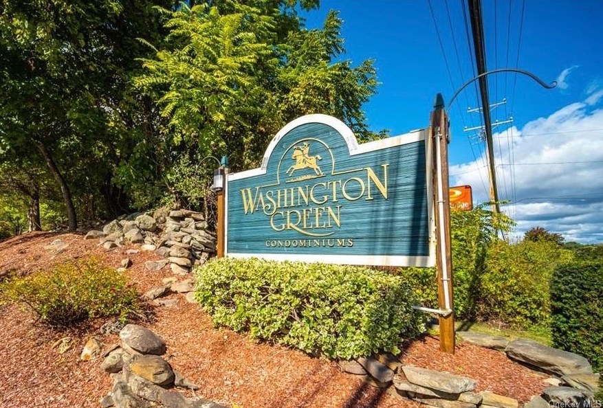 1174 Washington Grn, Newburgh NY  12553-6921 exterior