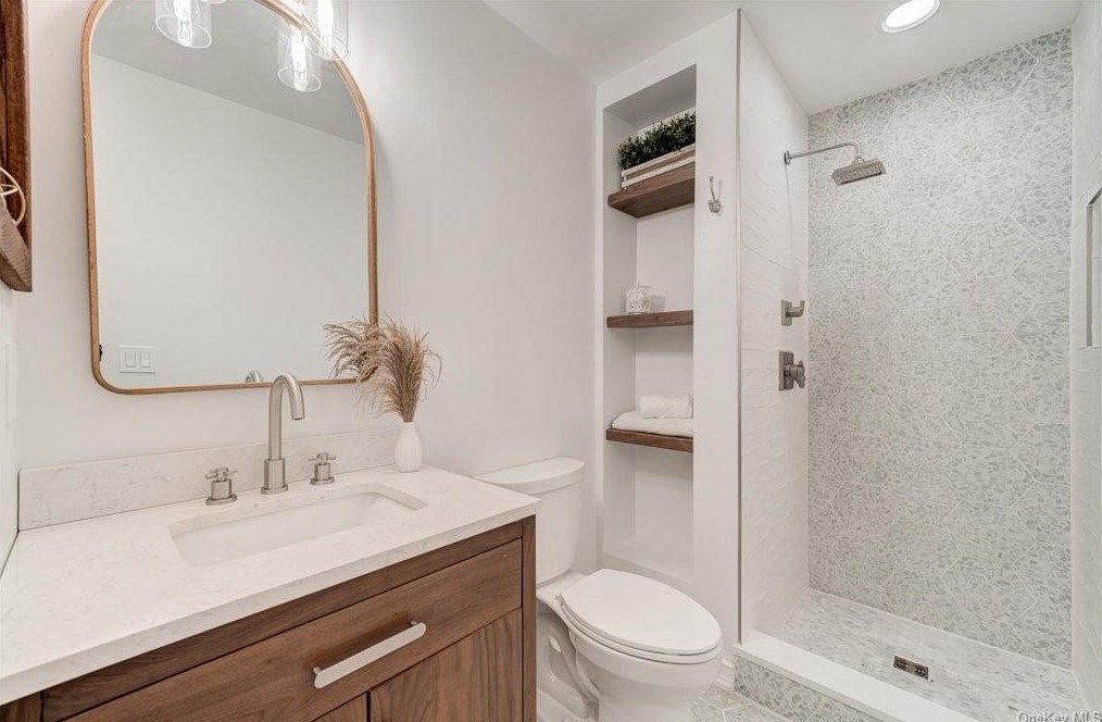 1174 Washington Grn, Newburgh NY  12553-6921 exterior