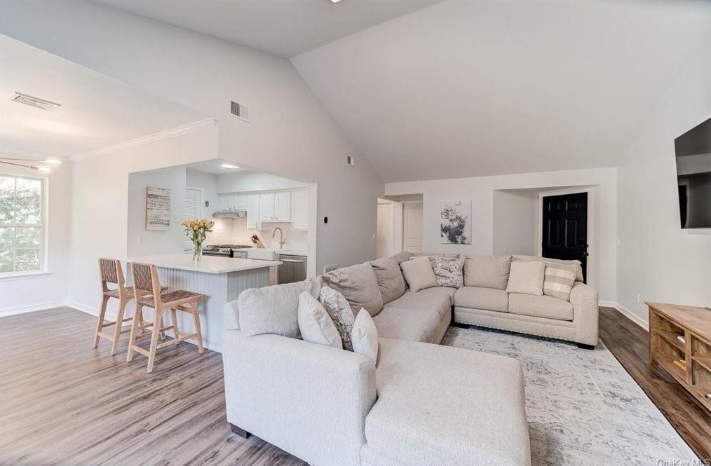 1174 Washington Grn, Newburgh NY  12553-6921 exterior