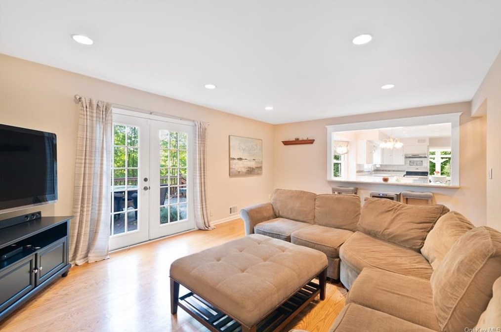 4 Gem Ct, New City NY  10956-7018 exterior