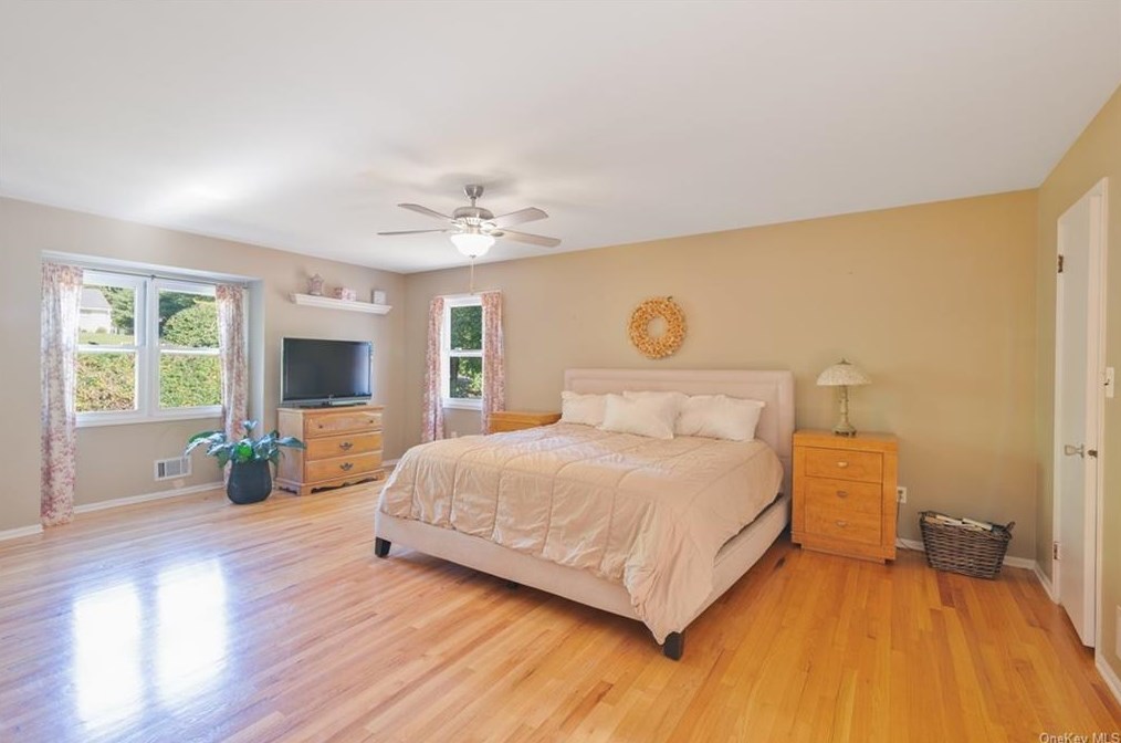 4 Gem Ct, New City NY  10956-7018 exterior