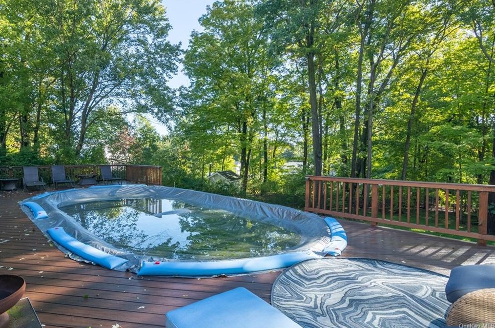 4 Gem Ct, New City NY  10956-7018 exterior