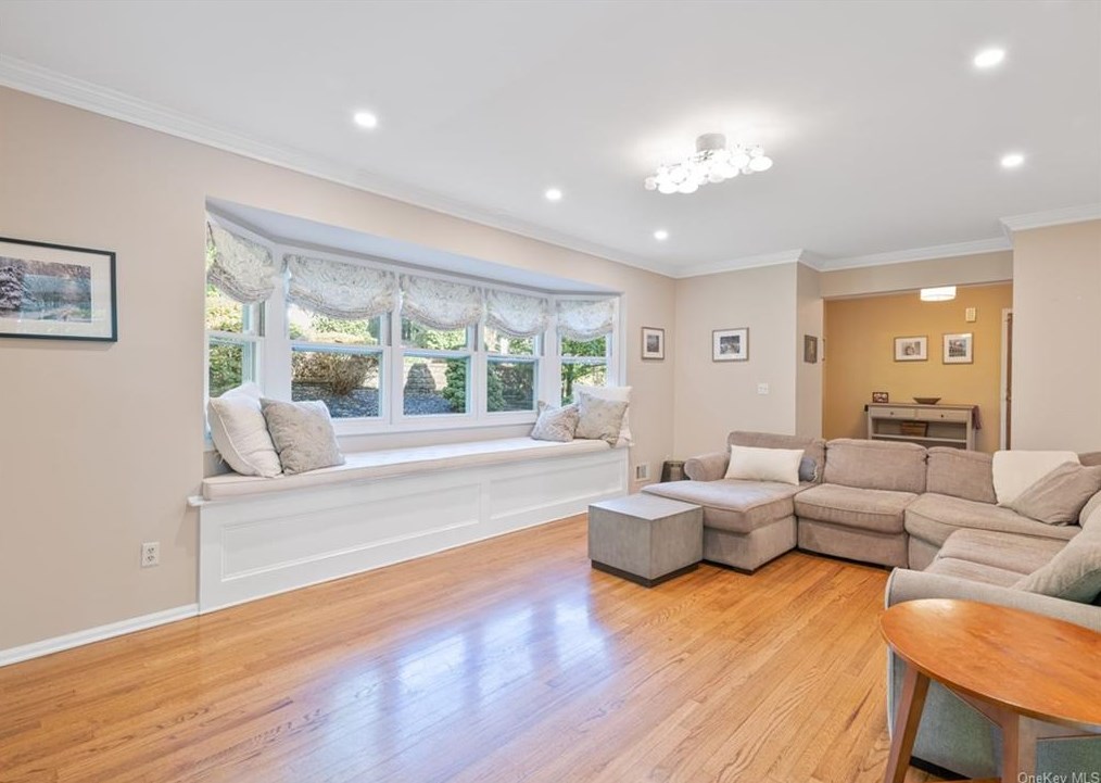 4 Gem Ct, New City NY  10956-7018 exterior