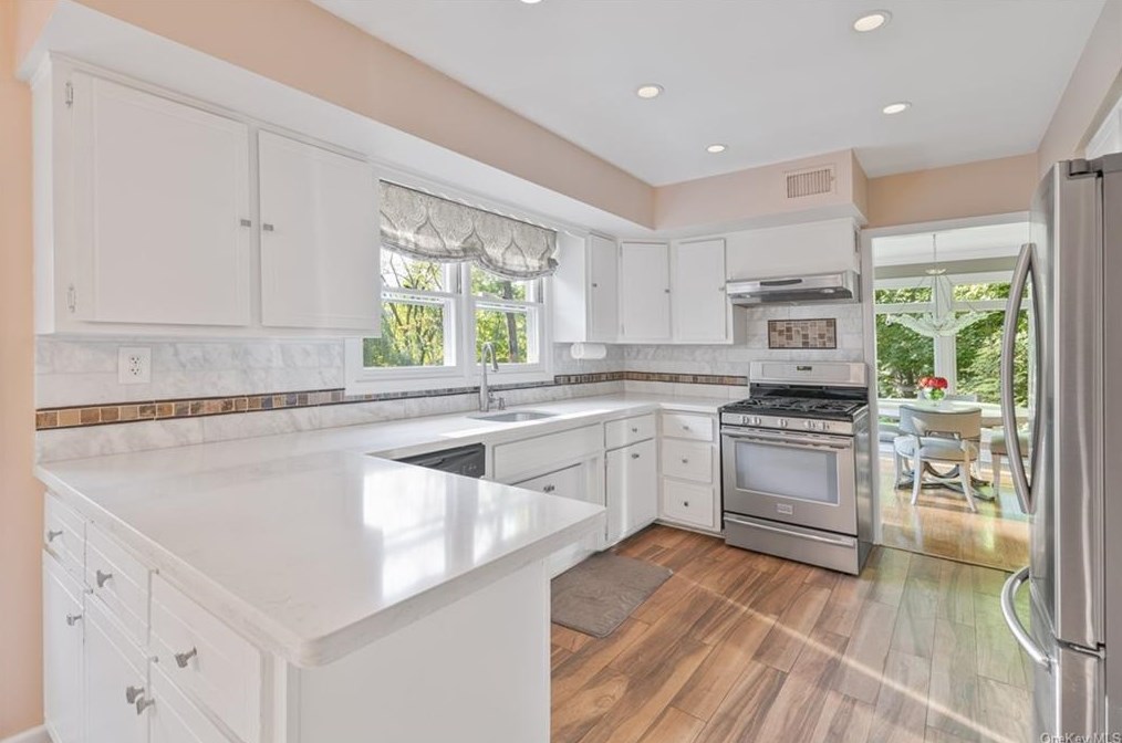 4 Gem Ct, New City NY  10956-7018 exterior