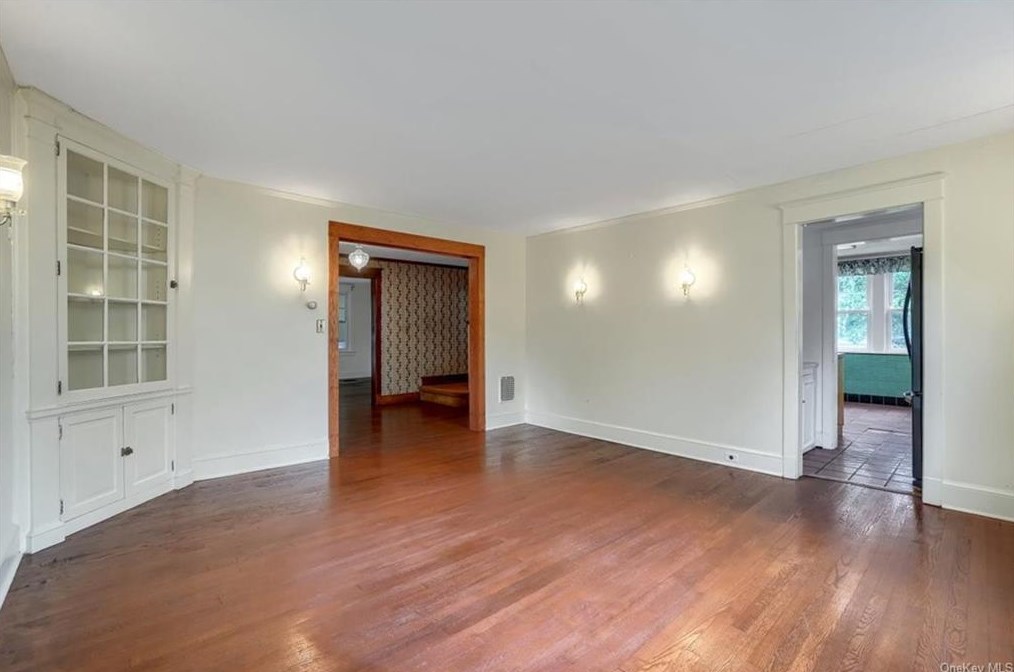 12 Platt St, Poughkeepsie NY 12601-4944 exterior