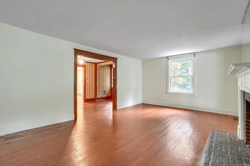 12 Platt St, Poughkeepsie NY 12601-4944 exterior