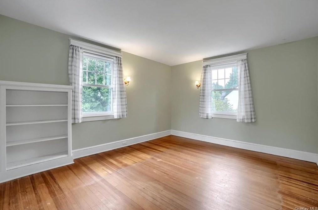 12 Platt St, Poughkeepsie NY 12601-4944 exterior