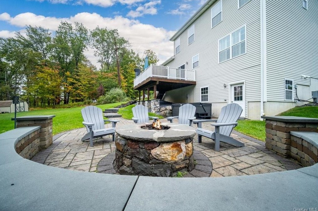 6 Allyson Ct, Goshen NY  10924-5513 exterior