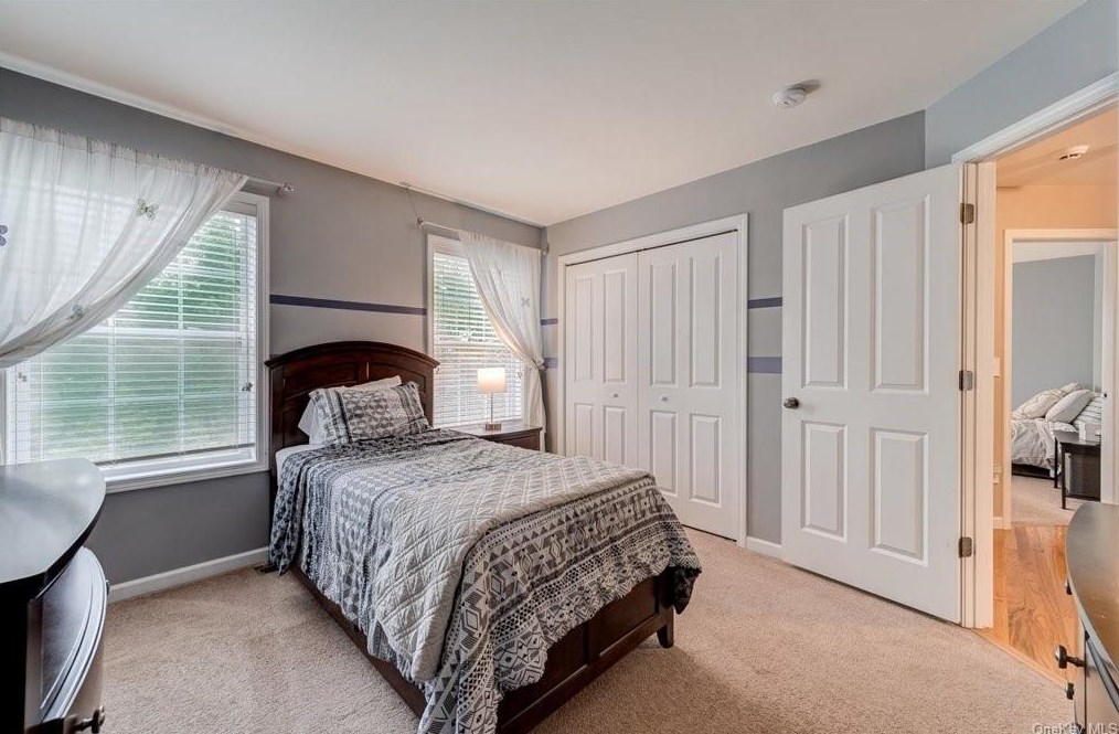 6 Allyson Ct, Goshen NY  10924-5513 exterior