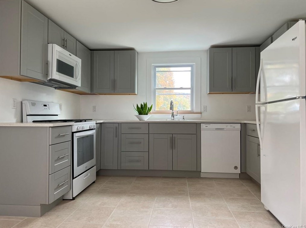 126 Overlook Rd, Poughkeepsie NY  12603-6200 exterior