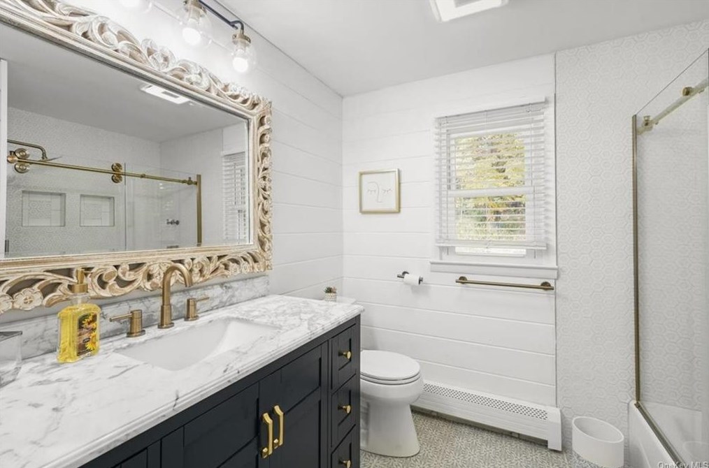 290 Candlestick Hill Rd, Newburgh NY  12550-1001 exterior