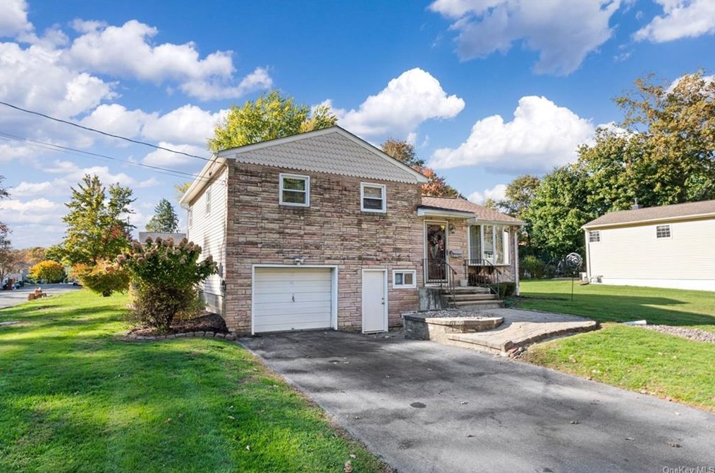 21 Alfred Pl, Walden NY  12586-1334 exterior