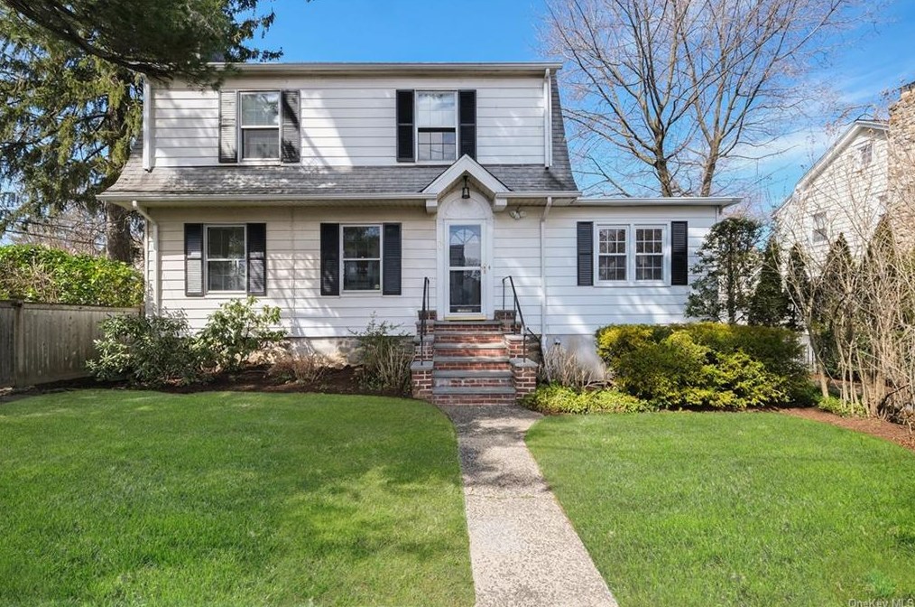 46 Concord Ave, Larchmont NY  10538-2928 exterior