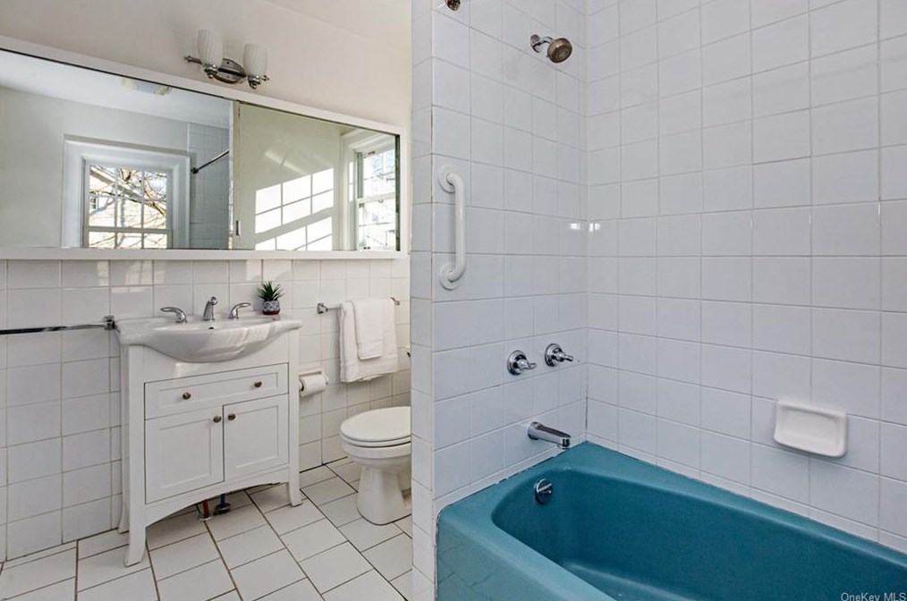 46 Concord Ave, Larchmont NY  10538-2928 exterior