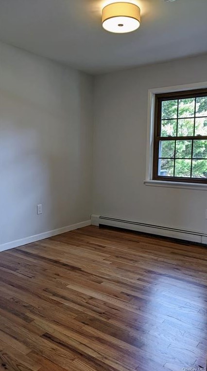 5 Crest Ct, East Fishkill NY  12533-5059 exterior