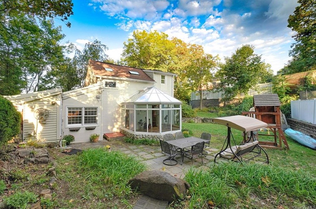 235 Travis Ave, Buchanan, NY 10511