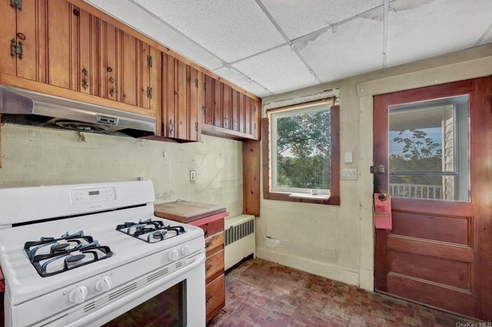 20 Plank Rd, Newburgh NY  12550-1980 exterior