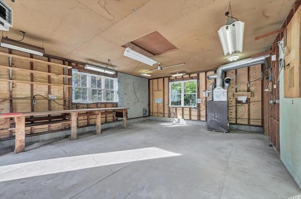 20 Plank Rd, Newburgh NY  12550-1980 exterior